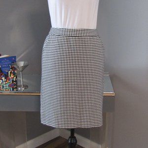 NWT Petite Sophisticate Houndstooth Skirt Size 2P